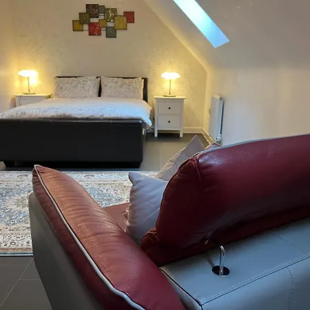 Sheffield City Centre , Free Wifi & Parking - Private Room - Shared House Exterior photo