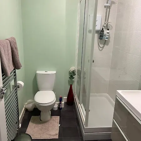 Sheffield City Centre , Free Wifi & Parking - Private Room - Shared House Exterior photo
