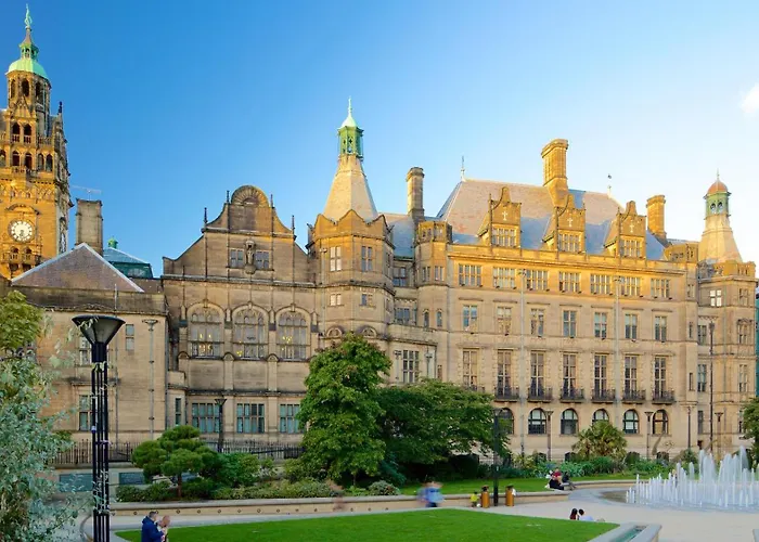 Sheffield City Centre , Free Wifi & Parking - Private Room - Shared House