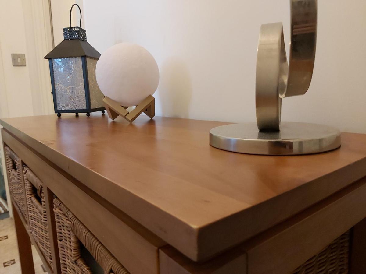Centre , Free Wifi & Parking - Private - Shared House Homestay Sheffield