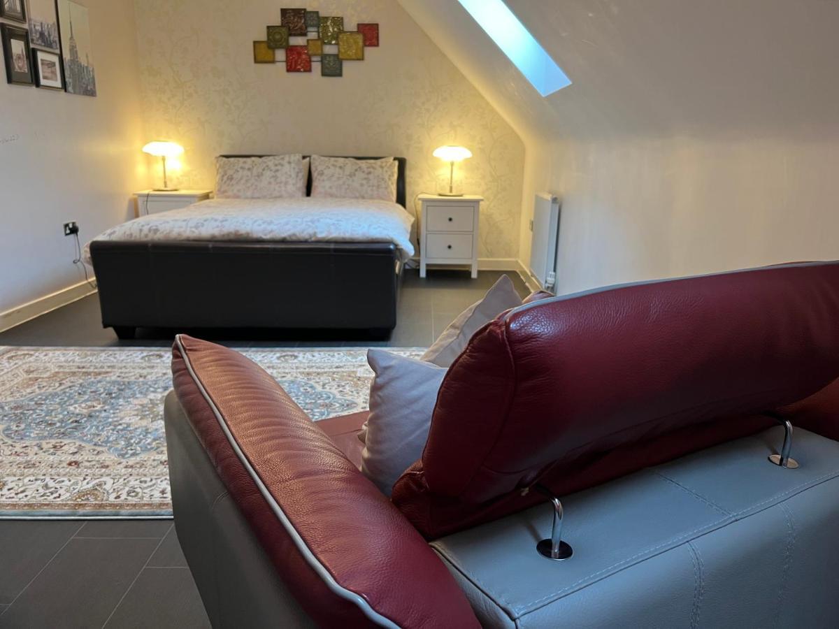 Centre , Free Wifi & Parking - Private - Shared House Homestay Sheffield